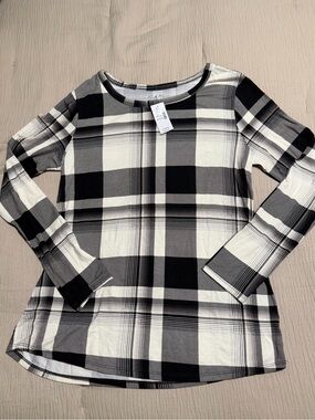 Maurices Black & White Plaid Long Sleeve Tee